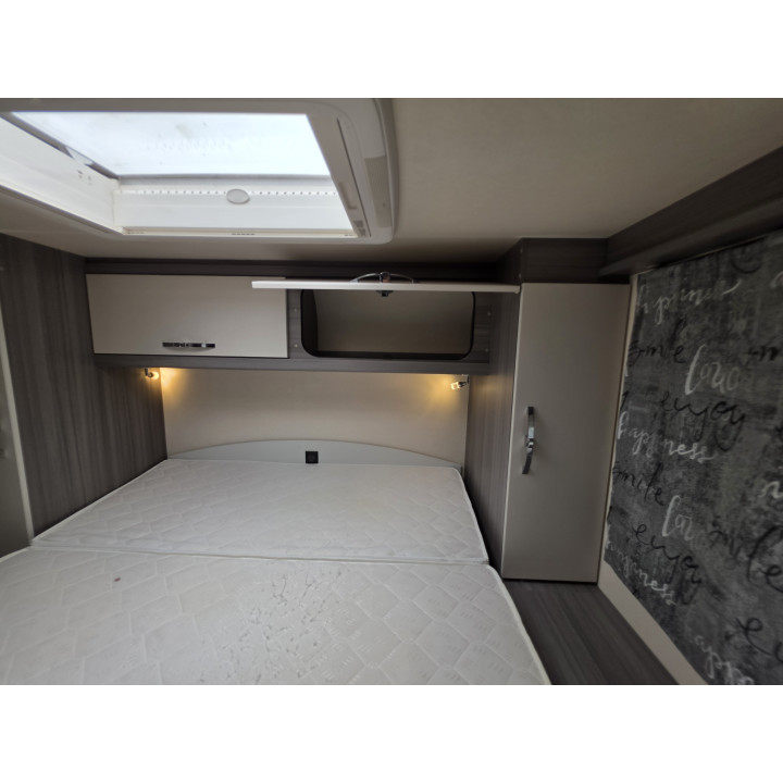 Camping-car profilé étroit Hobby V65GQ 2022 état neuf 18100km Store Tv Sattelite Occasion récente