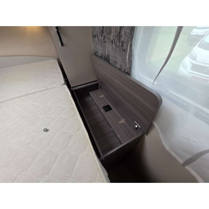 Camping-car profilé étroit Hobby V65GQ 2022 état neuf 18100km Store Tv Sattelite Occasion récente