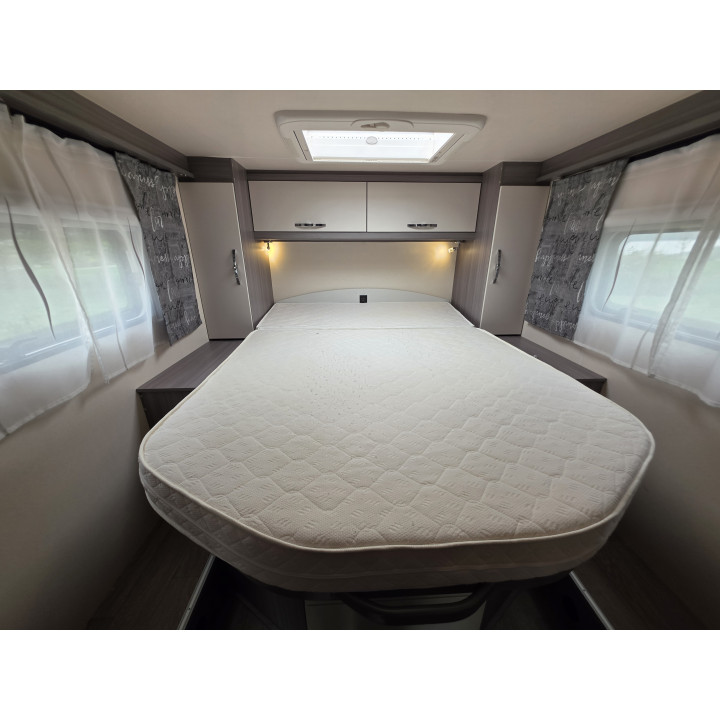 Camping-car profilé étroit Hobby V65GQ 2022 état neuf 18100km Store Tv Sattelite Occasion récente