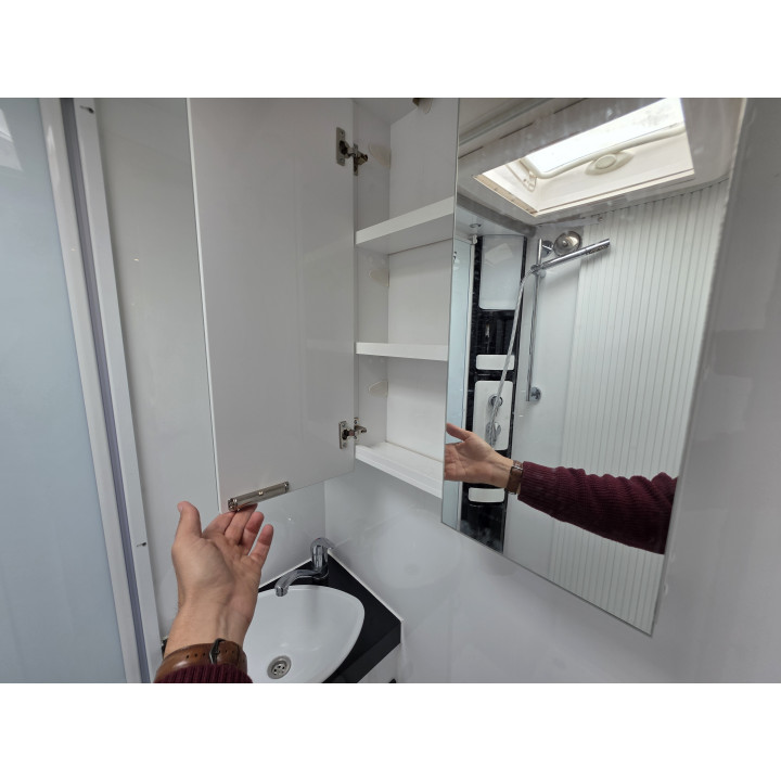 Camping-car profilé étroit Hobby V65GQ 2022 état neuf 18100km Store Tv Sattelite Occasion récente
