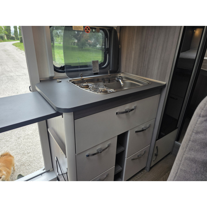 Camping-car profilé étroit Hobby V65GQ 2022 état neuf 18100km Store Tv Sattelite Occasion récente