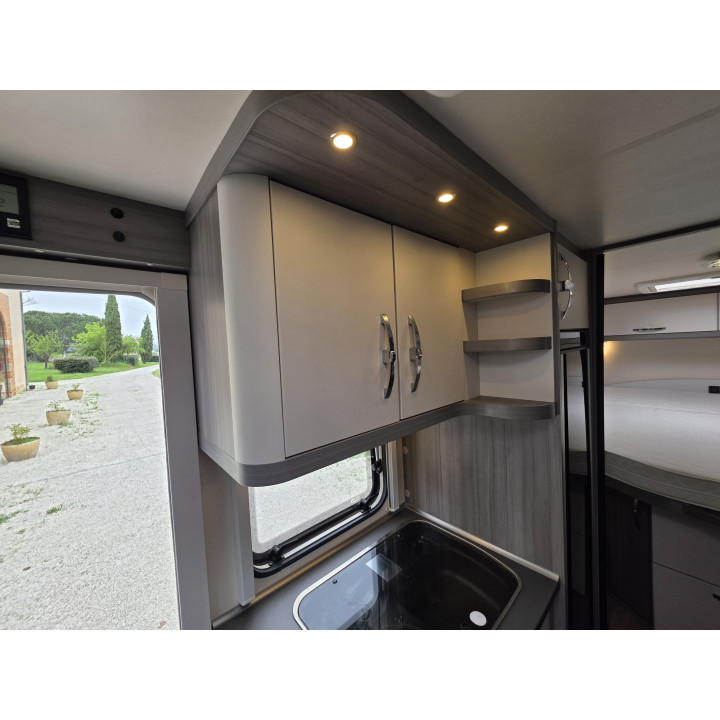 Camping-car profilé étroit Hobby V65GQ 2022 état neuf 18100km Store Tv Sattelite Occasion récente