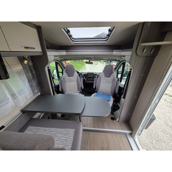 Camping-car profilé étroit Hobby V65GQ 2022 état neuf 18100km Store Tv Sattelite Occasion récente
