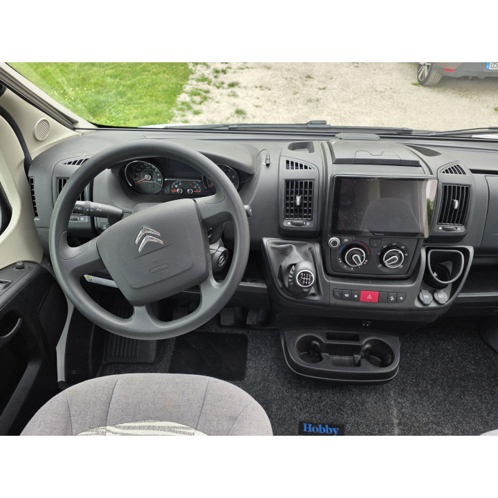 Camping-car profilé étroit Hobby V65GQ 2022 état neuf 18100km Store Tv Sattelite Occasion récente