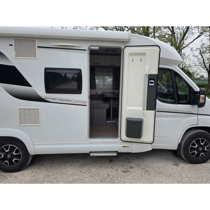 Camping-car profilé étroit Hobby V65GQ 2022 état neuf 18100km Store Tv Sattelite Occasion récente