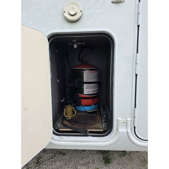Camping-car profilé étroit Hobby V65GQ 2022 état neuf 18100km Store Tv Sattelite Occasion récente