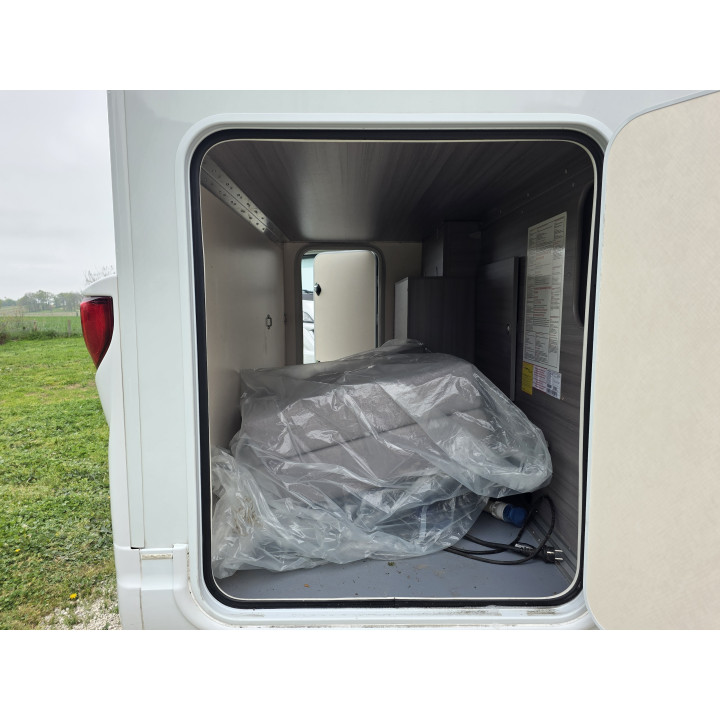 Camping-car profilé étroit Hobby V65GQ 2022 état neuf 18100km Store Tv Sattelite Occasion récente