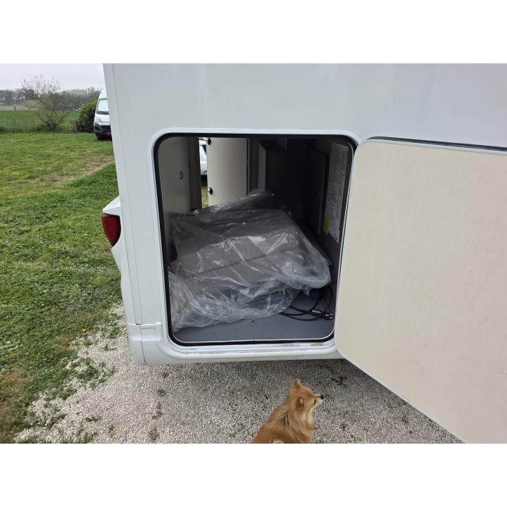 Camping-car profilé étroit Hobby V65GQ 2022 état neuf 18100km Store Tv Sattelite Occasion récente