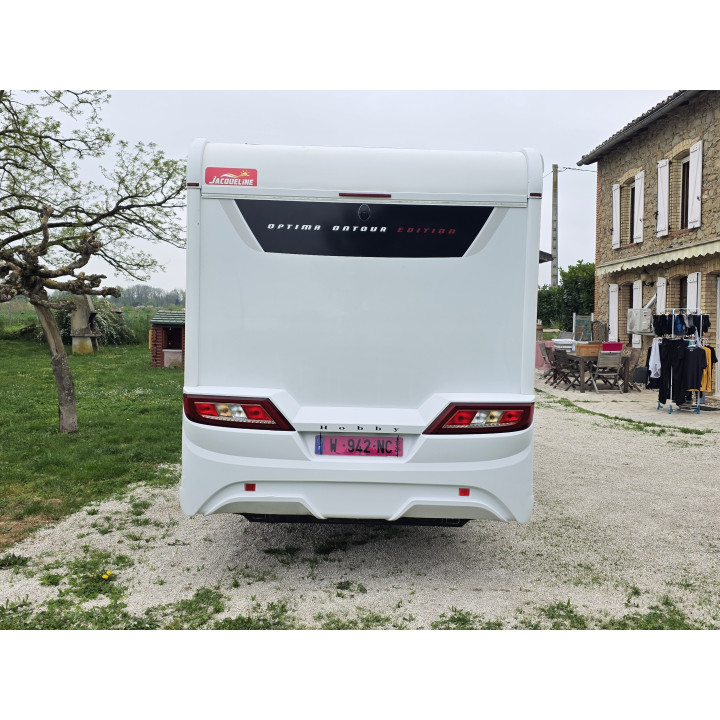 Camping-car profilé étroit Hobby V65GQ 2022 état neuf 18100km Store Tv Sattelite Occasion récente
