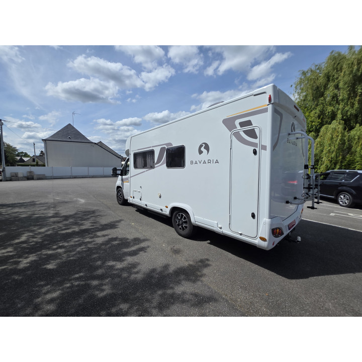 Bavaria T696D Nomade 2024 Attelage Tv Lithium Suspensions pneumatiques comme neuf