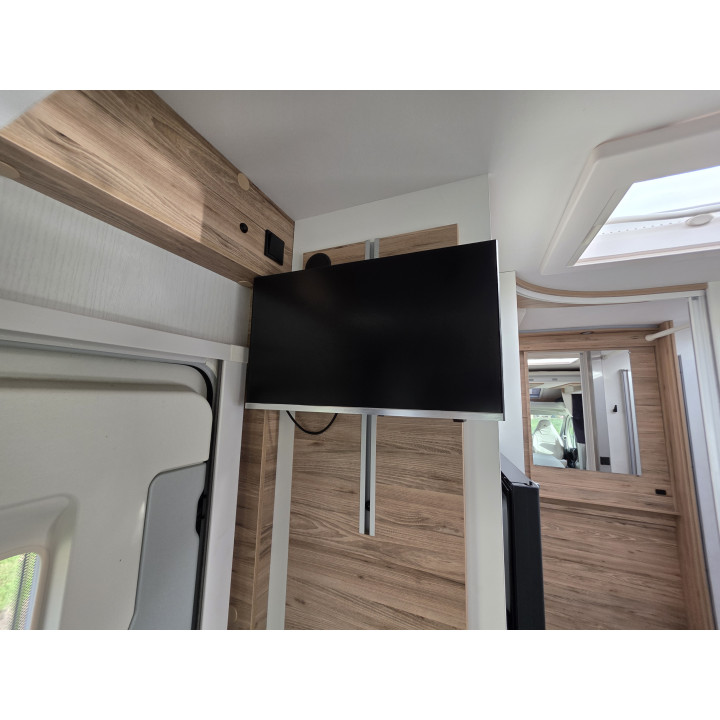 Bavaria T696D Nomade 2024 Attelage Tv Lithium Suspensions pneumatiques comme neuf