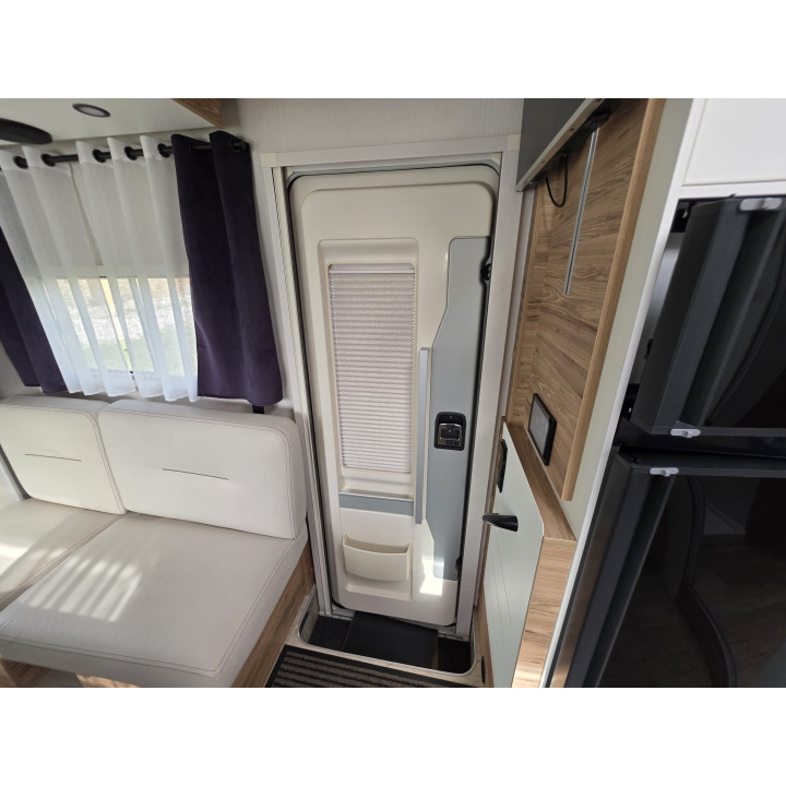 Bavaria T696D Nomade 2024 Attelage Tv Lithium Suspensions pneumatiques comme neuf