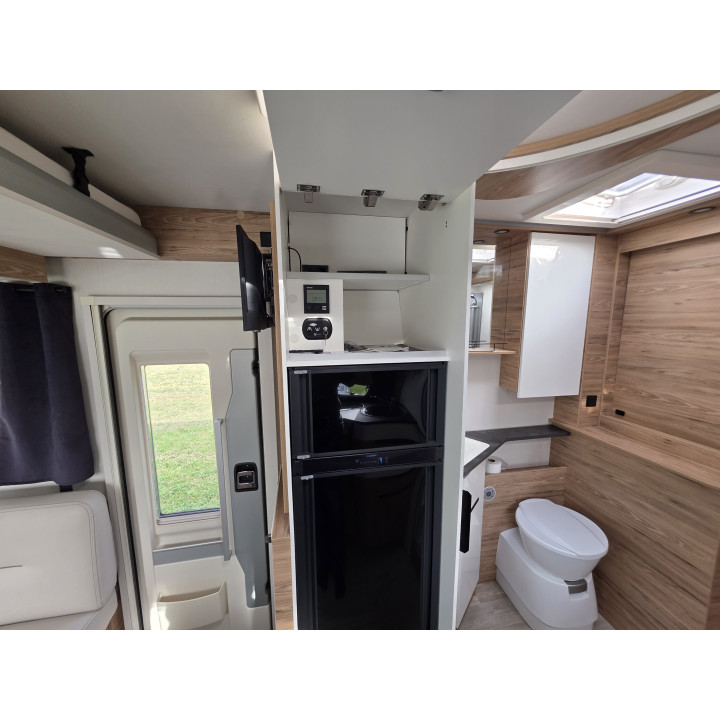 Bavaria T696D Nomade 2024 Attelage Tv Lithium Suspensions pneumatiques comme neuf