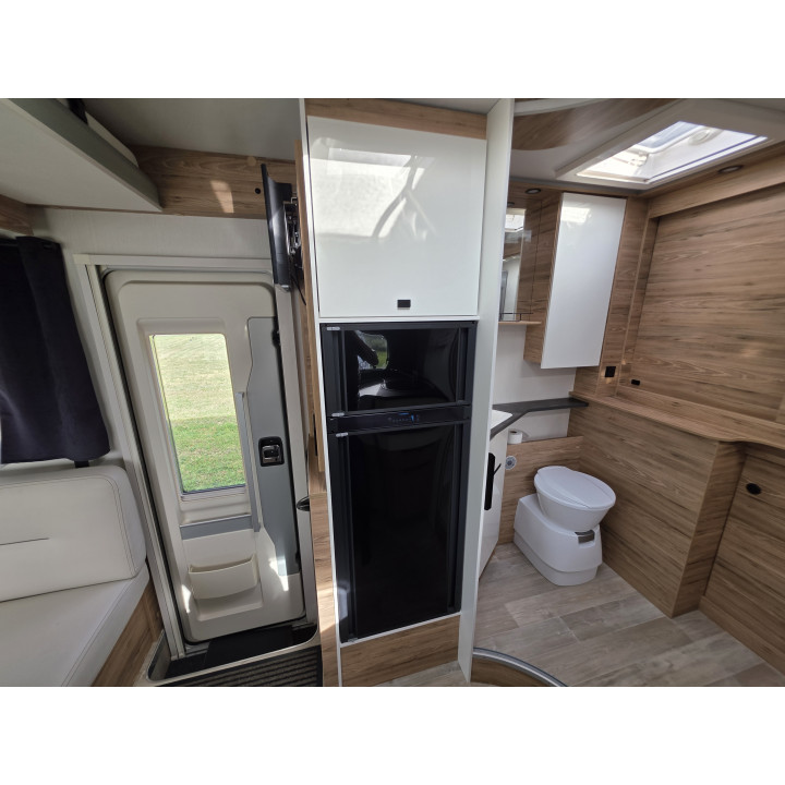 Bavaria T696D Nomade 2024 Attelage Tv Lithium Suspensions pneumatiques comme neuf