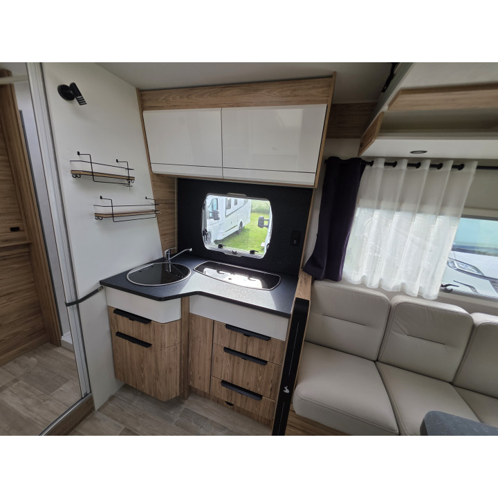 Bavaria T696D Nomade 2024 Attelage Tv Lithium Suspensions pneumatiques comme neuf