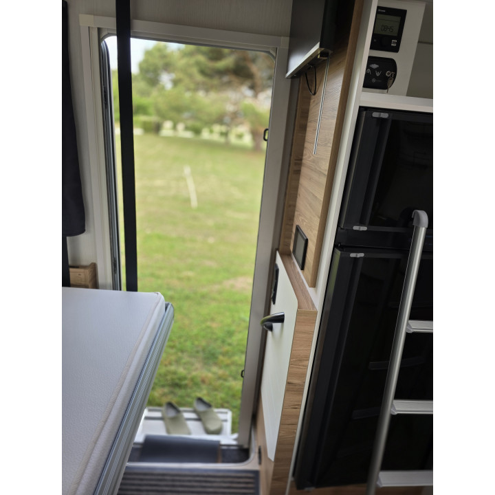 Bavaria T696D Nomade 2024 Attelage Tv Lithium Suspensions pneumatiques comme neuf