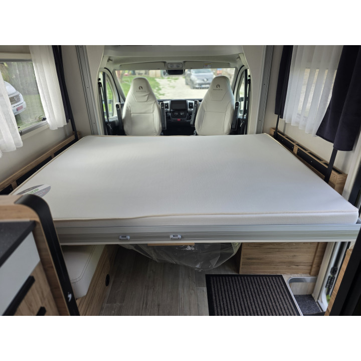 Bavaria T696D Nomade 2024 Attelage Tv Lithium Suspensions pneumatiques comme neuf