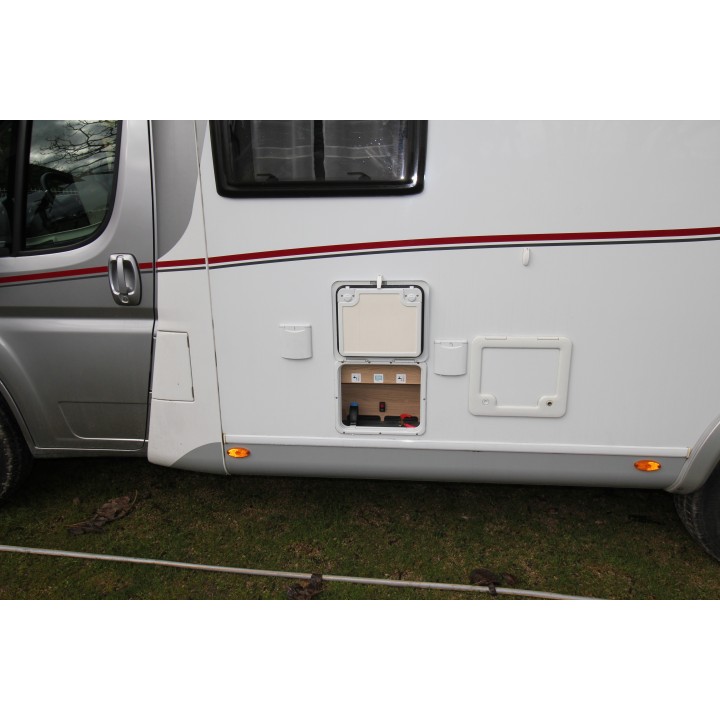 Camping-car profilé LMC Breezer V643G