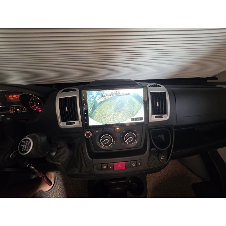Pilote P746FGJ Evidence état neuf Attelage Tv GPS occasion récente 2023