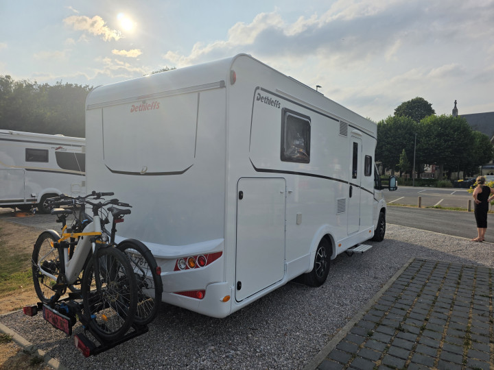 Dethleffs Just 90 T7052DBL 2024 occasion – 10 000 km