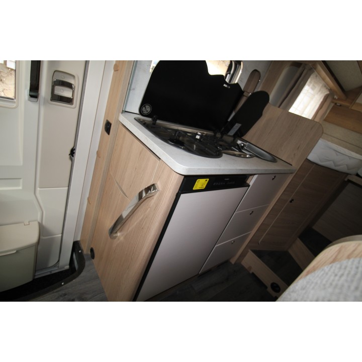 Camping-car profilé LMC Breezer V643G
