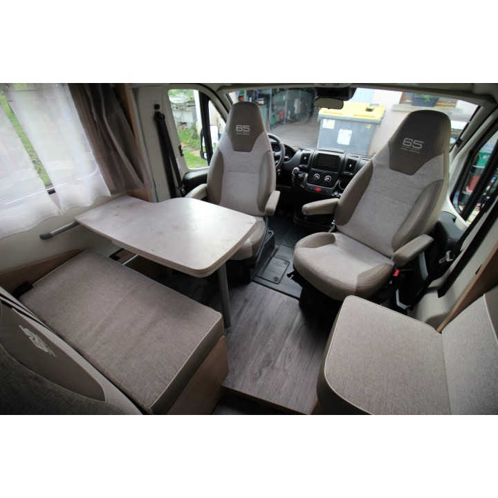 Camping-car profilé LMC Breezer V643G