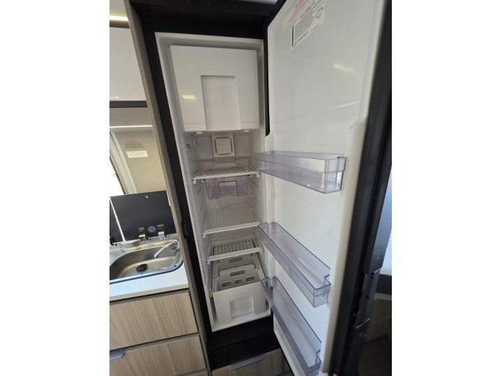 Rangement intérieur de l’Adria Twin Plus 640 SLB