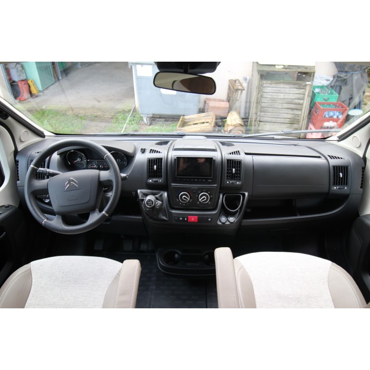 Camping-car profilé LMC Breezer V643G