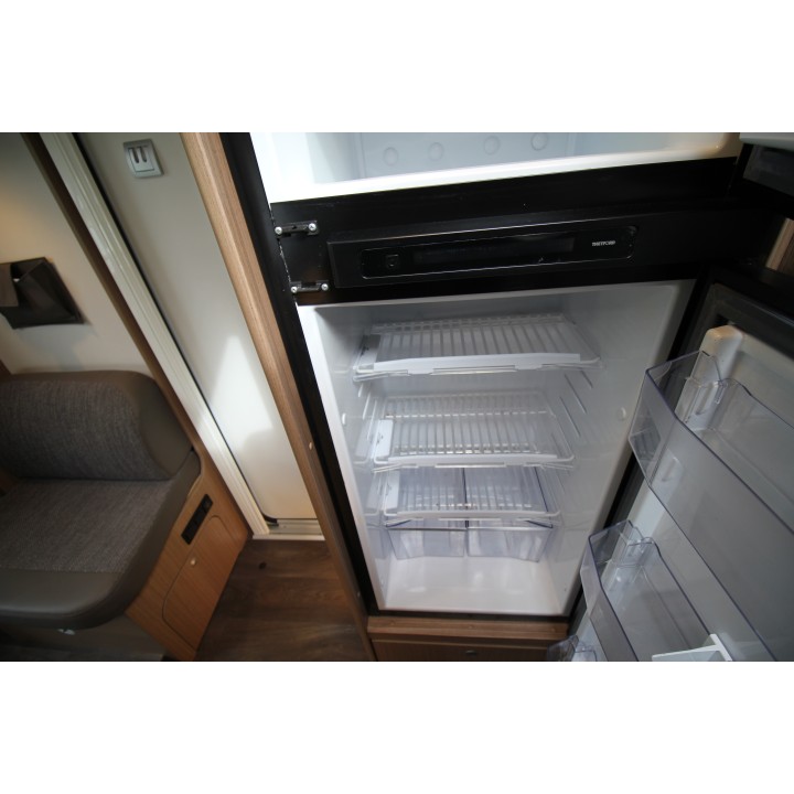 Camping-car profilé Carado T449 état neuf 2020 18700km occasion 4 couchages
