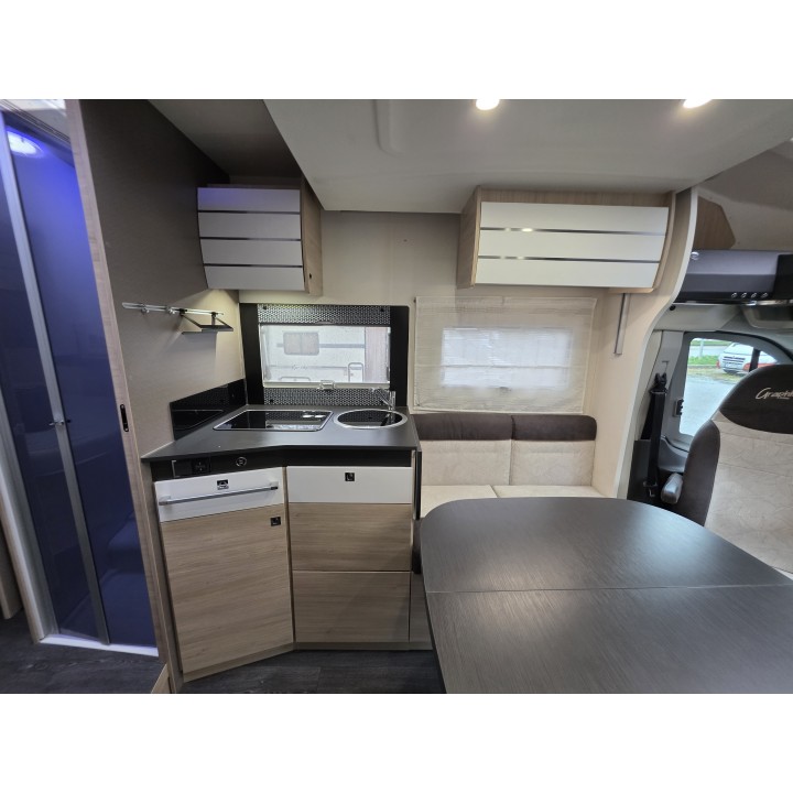 Camping-car profilé d'occasion Challenger 328 Graphite édition anniversary VIP 2021 27200km état neuf
