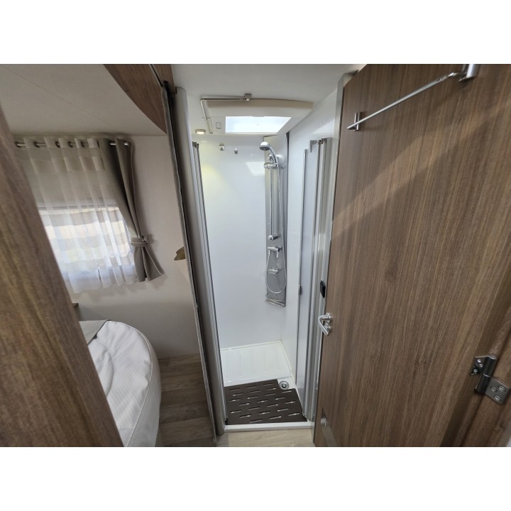 Camping-car intégral Pilote G720FC Sensation occasion récent