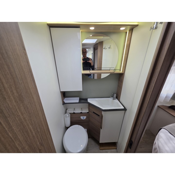 Camping-car intégral Pilote G720FC Sensation occasion récent