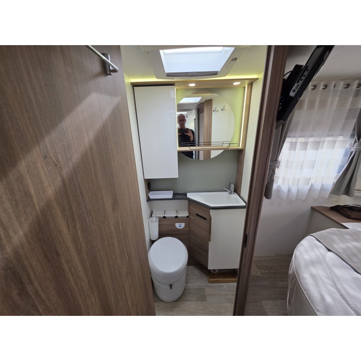 Camping-car intégral Pilote G720FC Sensation occasion récent