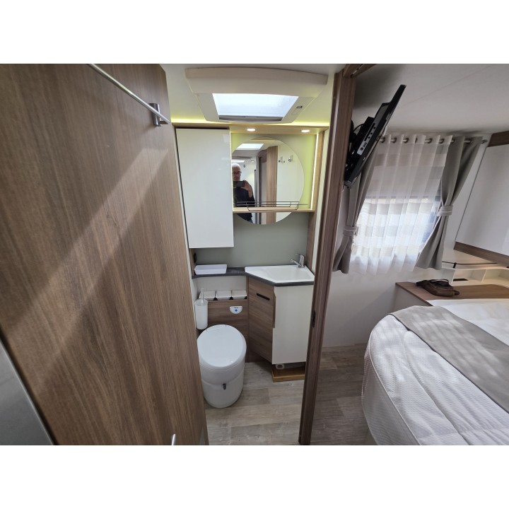Camping-car intégral Pilote G720FC Sensation occasion récent