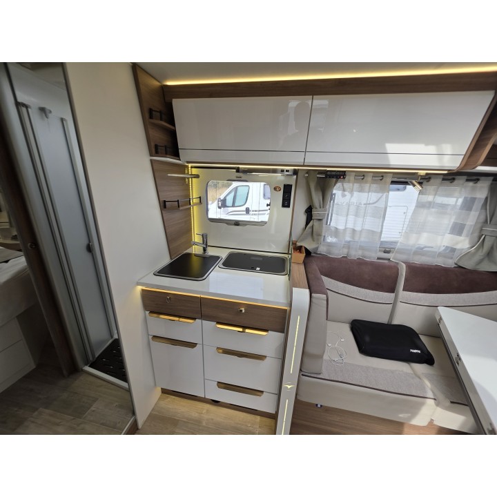 Camping-car intégral Pilote G720FC Sensation occasion récent