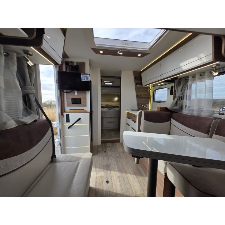 Camping-car intégral Pilote G720FC Sensation occasion récent