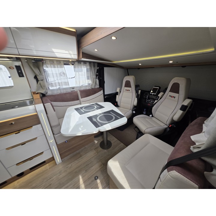 Camping-car intégral Pilote G720FC Sensation occasion récent