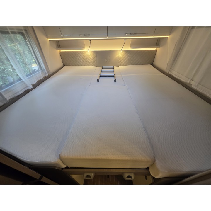 Camping-car profilé d'occasion Etrusco T7400SBC 7.40m TV ant sat store + options état neuf garantie 12 mois