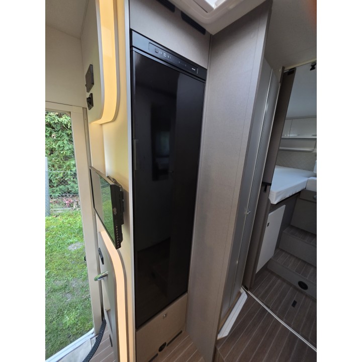 Camping-car profilé d'occasion Etrusco T7400SBC 7.40m TV ant sat store + options état neuf garantie 12 mois
