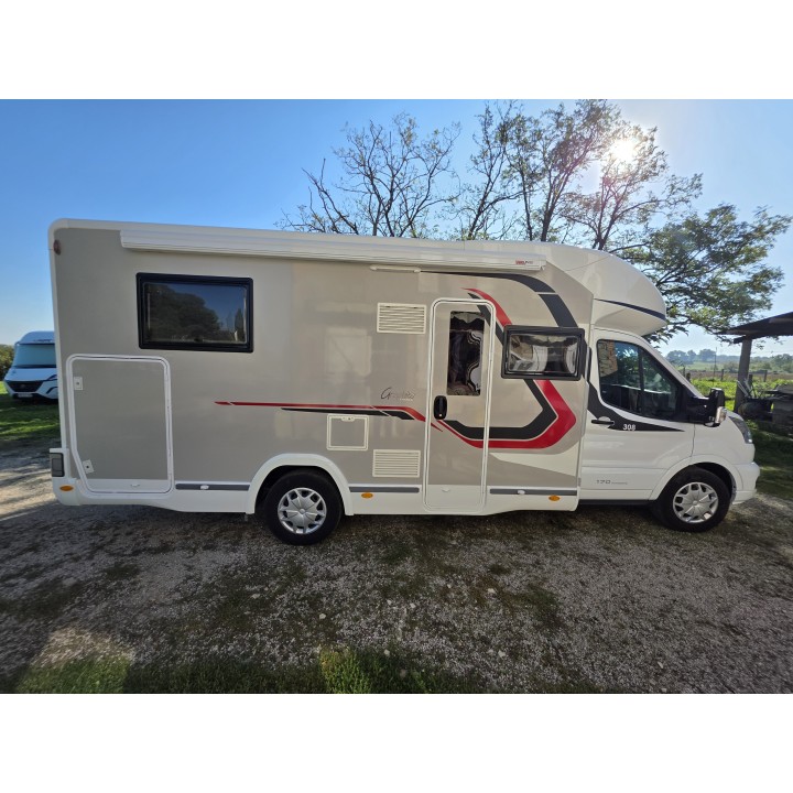 Camping-car profilé d'occasion Challenger 308 boîte auto 170 cv 7.09m garantie 12 mois