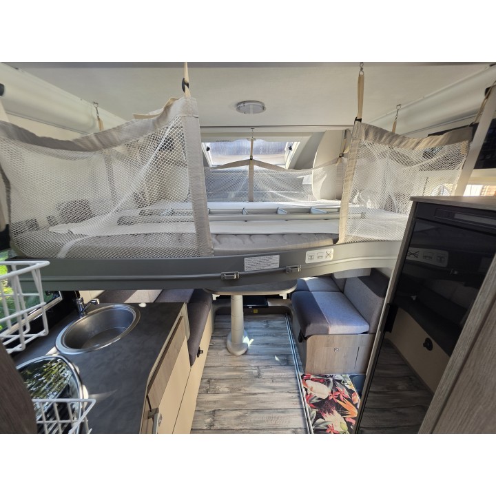 Camping-car profilé d'occasion Challenger 308 boîte auto 170 cv 7.09m garantie 12 mois