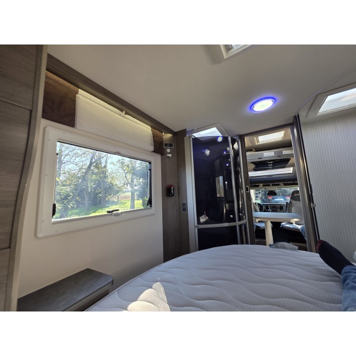Camping-car profilé d'occasion Challenger 308 boîte auto 170 cv 7.09m garantie 12 mois