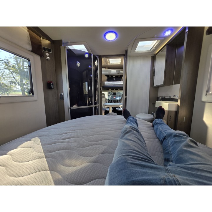 Camping-car profilé d'occasion Challenger 308 boîte auto 170 cv 7.09m garantie 12 mois