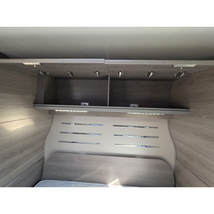Camping-car profilé d'occasion Challenger 308 boîte auto 170 cv 7.09m garantie 12 mois