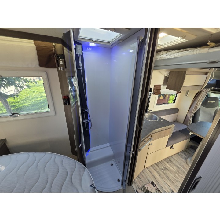 Camping-car profilé d'occasion Challenger 308 boîte auto 170 cv 7.09m garantie 12 mois