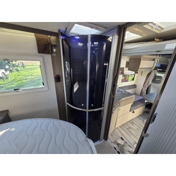 Camping-car profilé d'occasion Challenger 308 boîte auto 170 cv 7.09m garantie 12 mois