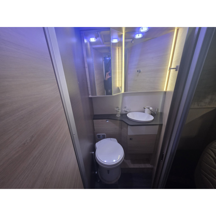 Challenger 328 boîte auto 7.19m garantie 1 an 170cv lithium