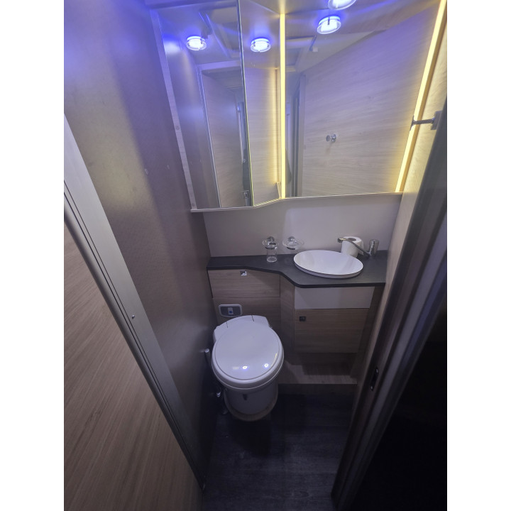 Challenger 328 boîte auto 7.19m garantie 1 an 170cv lithium