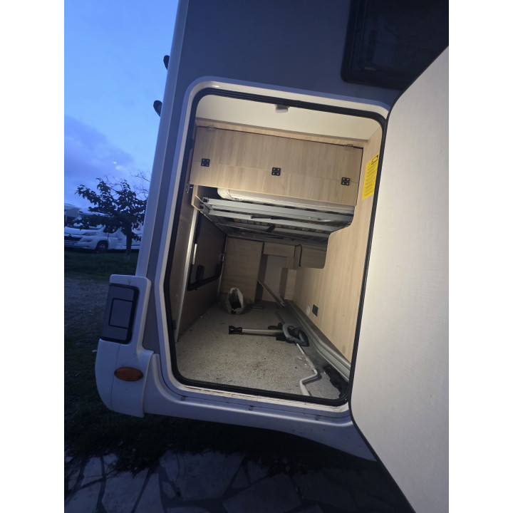 Camping-car profilé d'occasion Challenger 328 boîte auto 7.19m garantie 1 an 170cv lithium