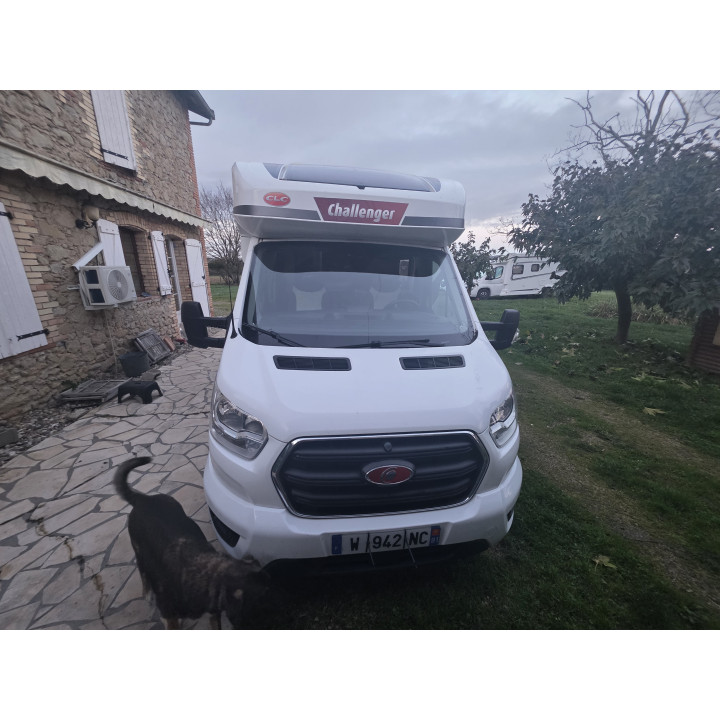 Camping-car profilé d'occasion Challenger 328 boîte auto 7.19m garantie 1 an 170cv lithium